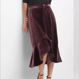 Gap Mauve Purple Velvet Faux Wrap Skirt
Sz M